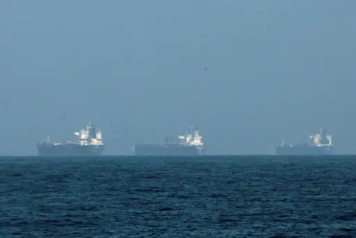 美伊開戰第6天　伊朗宣稱「擊中美國油輪」起火了