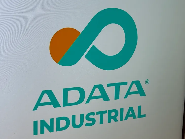 威剛工控以「無限創新，引領AI未來」為主題並同時揭曉嶄新品牌識別。呂承哲攝