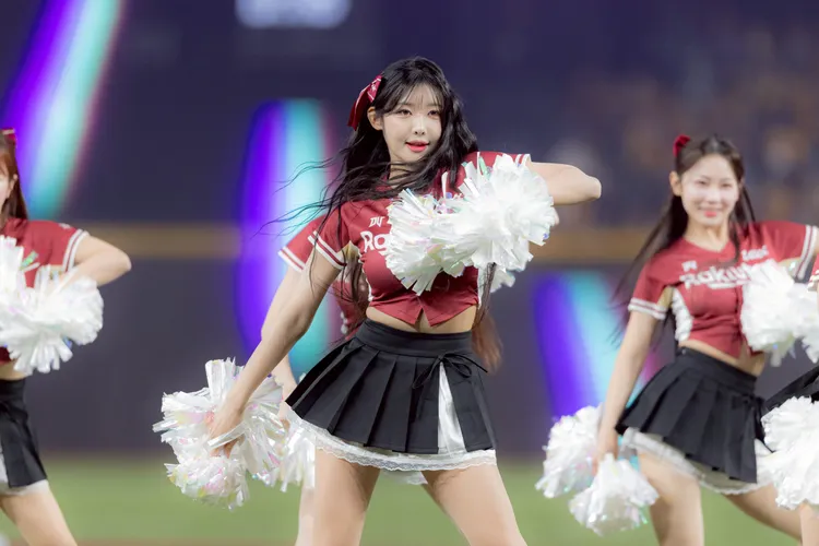 高佳彬開場舞。樂天桃猿提供