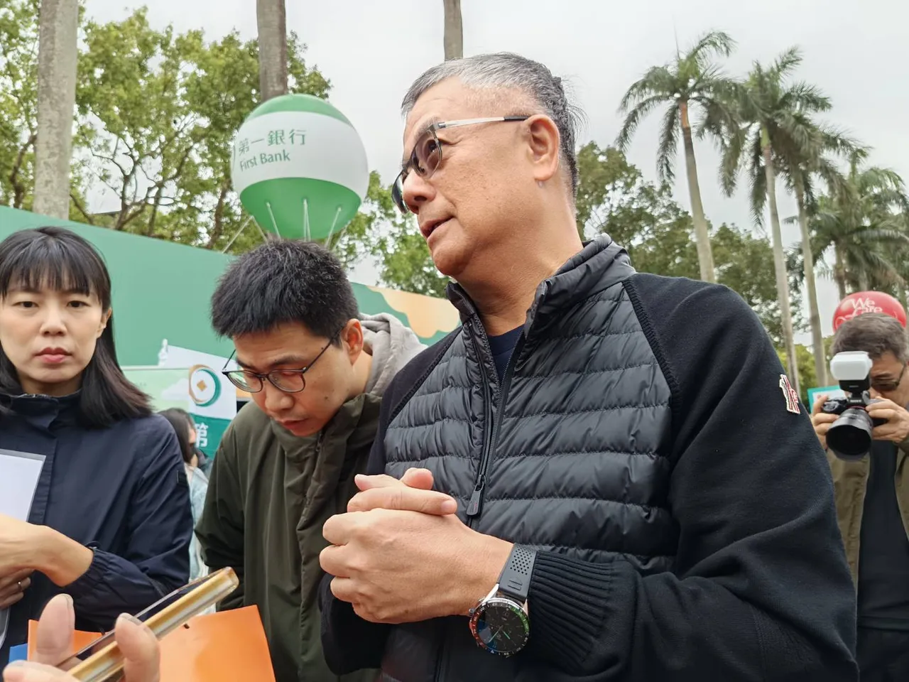 元大金控參與「台大校園徵才博覽會」，由金控總經理黃維誠（右一）帶領集團及子公司多位高階主管出席。許麗珍攝