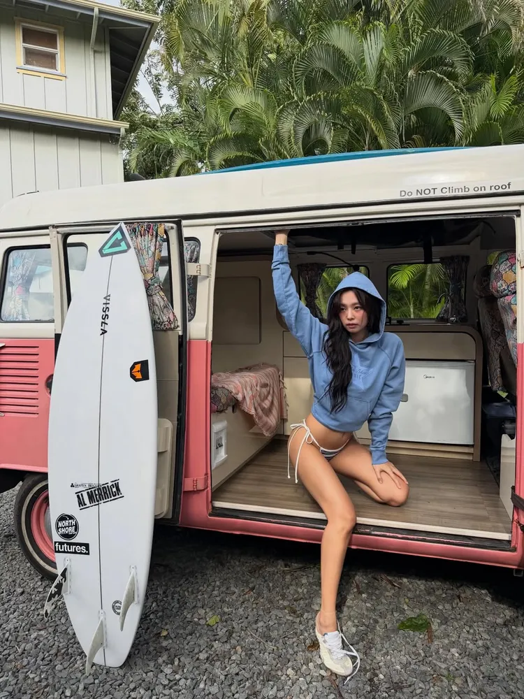 Jennie換上JENNIE x Frankies系列。翻攝Jennie IG