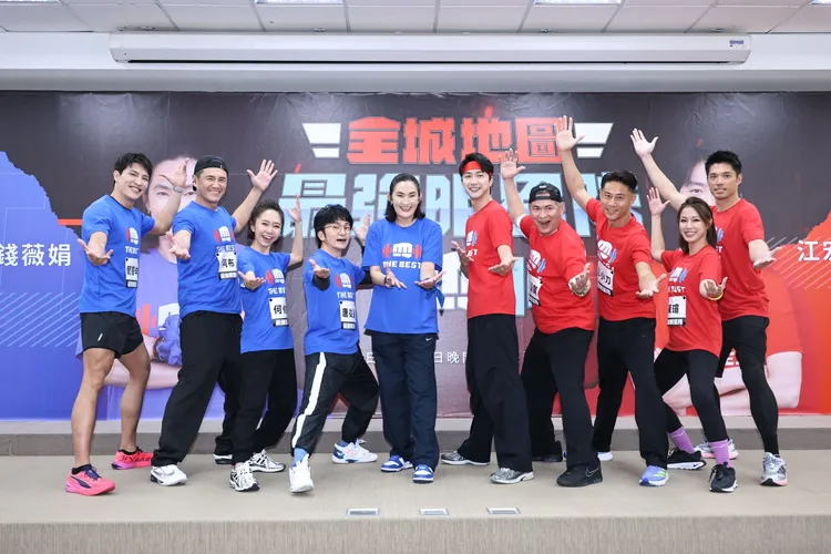 龍語申（左起）、阿布、何依霈、唐從聖、錢薇娟、江宏傑、馬國賢、彭小刀、黃瑄、王盈凱等今天出席新節目記者會。彭欣偉攝