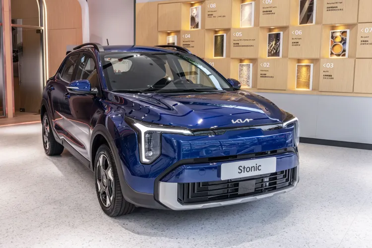 外觀導入Digital Tiger Face水箱護罩與Star Map LED頭尾燈，提升整體辨識度。車色新增暴風藍，並可選配莫蘭迪綠套件強化個性化風格。周奕豪攝