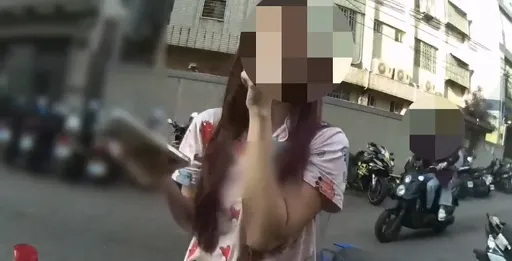 來台探視移工愛女！菲籍男突「石化」　女兒衝門外遇巡警救命
