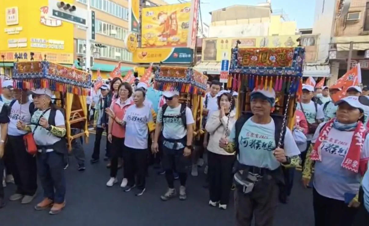 去年11月阿猴媽祖文教基金會舉辦「揹媽祖上大武山」活動，蔡男就是其中成員。翻攝照片