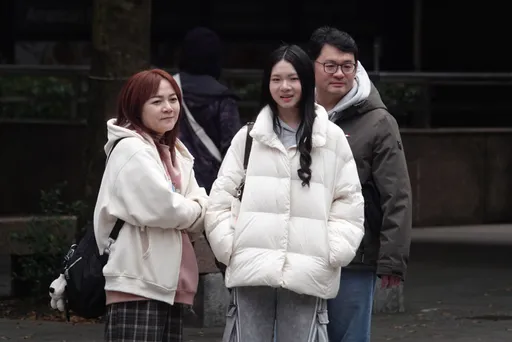 今白天回暖　明日東北季風再增強！這2區防大雨