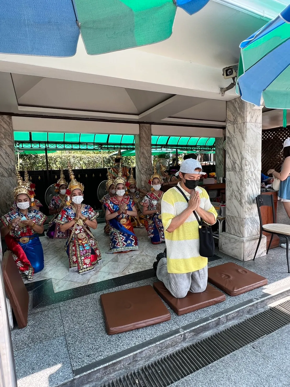 炎亞綸被爆跟劉怡萱一起到曼谷拜四面佛。