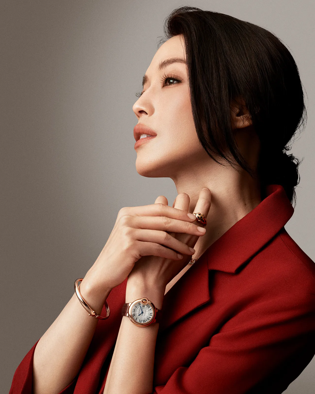 舒淇為卡地亞（Cartier）拍攝全新形象大片，演繹品牌的藍氣球腕錶。品牌提供