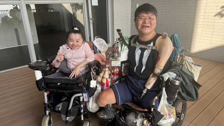 《活力新故鄉-玻璃娃娃勇闖臺灣 找到愛與自由》。客家電視提供