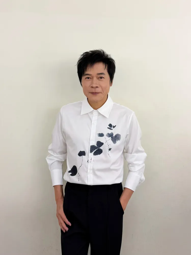 洪榮宏談及婚變傳聞，態度從容卻難掩無奈。年代提供