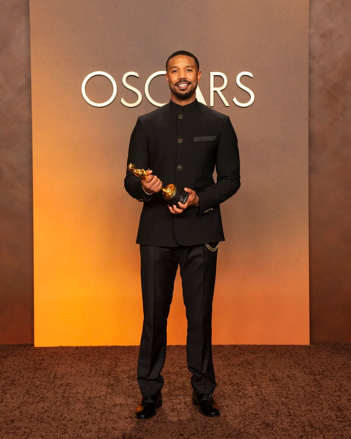 麥可B喬丹身著LV出席奧斯卡頒獎典禮。品牌提供