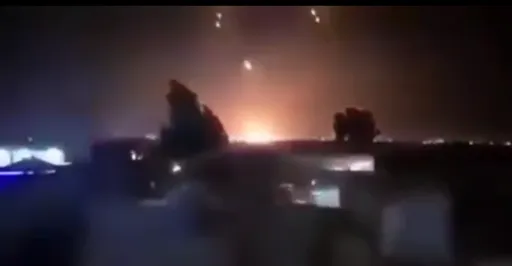 有片！巴林美軍基地遭伊朗猛轟　美下令非緊急人員撤離