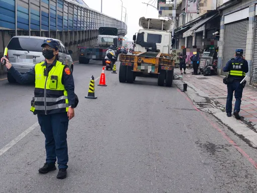 貨櫃車擦撞機車！70歲女騎士傷重不治