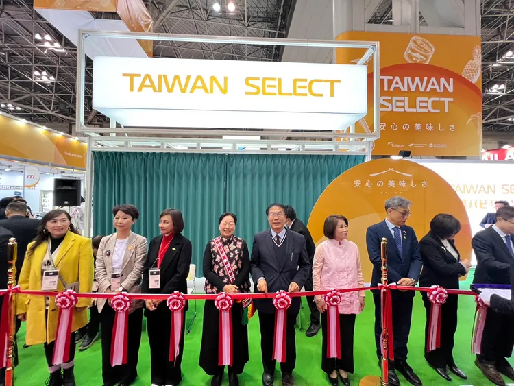 台南市長黃偉哲、立委陳亭妃等人參加東京食品展、台灣館開幕式。南市府提供