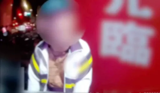 南港老翁跌坐路邊　警帶回「紙筆交談」為他找到回家的路