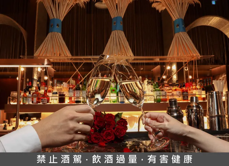 WA-RA日式餐廳於白色情人節推出《WA-RA 專屬於妳‧櫻花返禮》特別套餐，雙人套餐價格為4680元+10%。業者提供