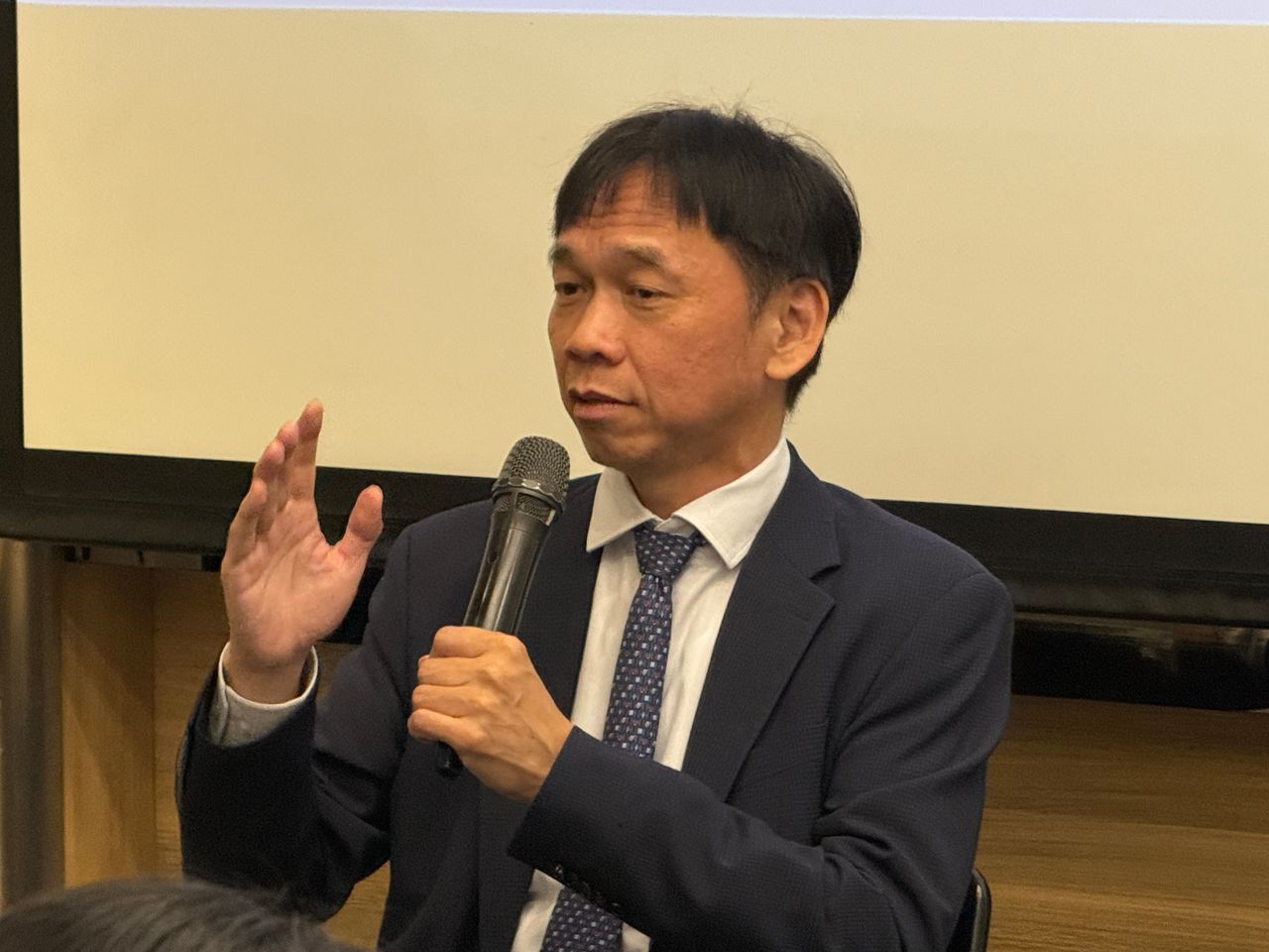 多頭總司令喊話!張錫:台積電1800元以下閉眼買 明年挑戰3字頭大關