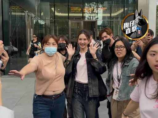 狗仔直擊｜安心亞、孫淑媚「監獄CP」合體人氣炸裂！4夥伴護駕她揮手寵粉