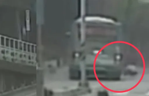 高雄7旬翁騎車「鬼切」　公車下橋閃不及撞上　意識不清送醫