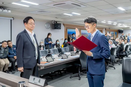 桃市新任秘書處長曾俊豪宣誓就職　張善政期勉強化府內外溝通協調