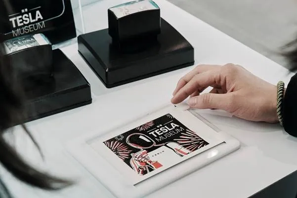 參觀Tesla Museum並完成指定步驟，可獲得博物館限定專屬紀念品。業者提供