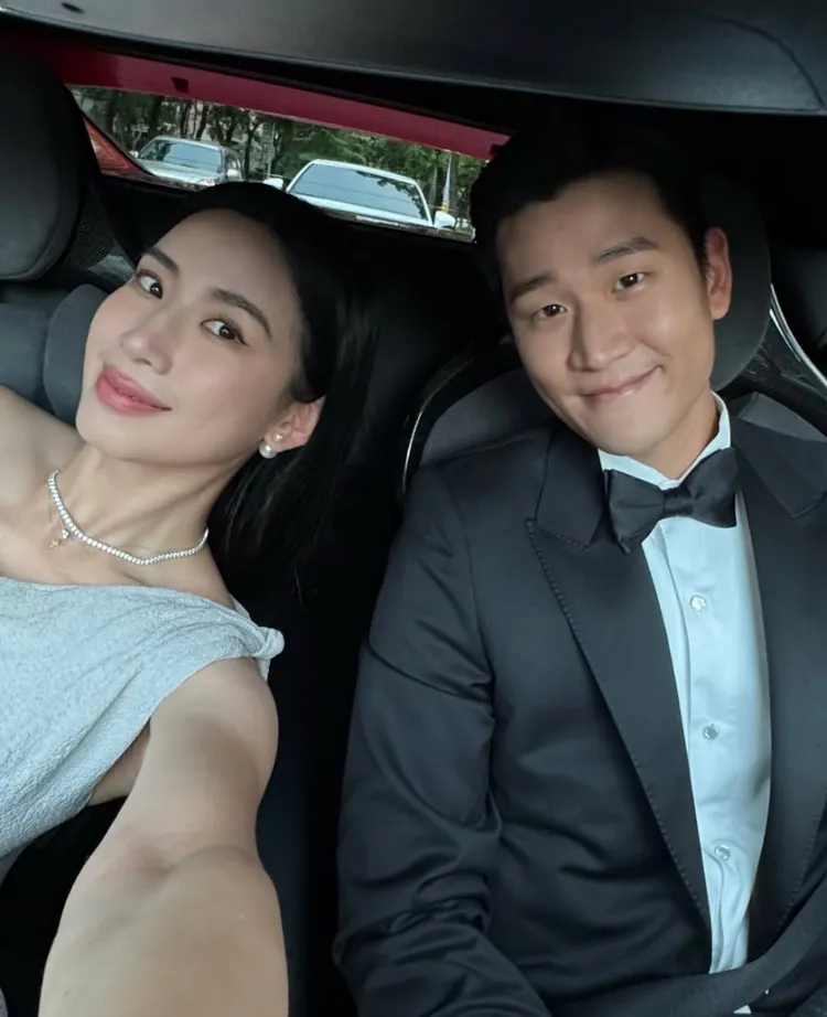 周興哲與愛妻趙岱新感情甜蜜蜜。翻攝趙岱新IG