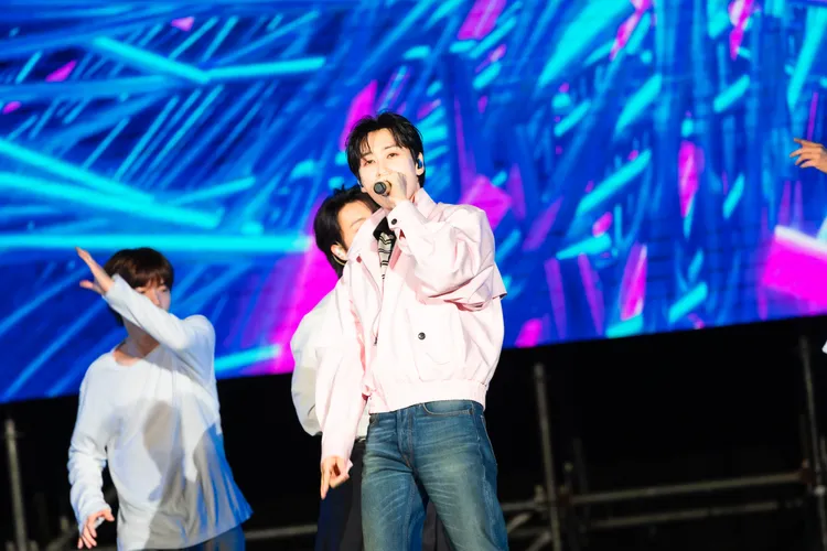 銀赫聽到沒應援，作勢要走回後台。讀者提供