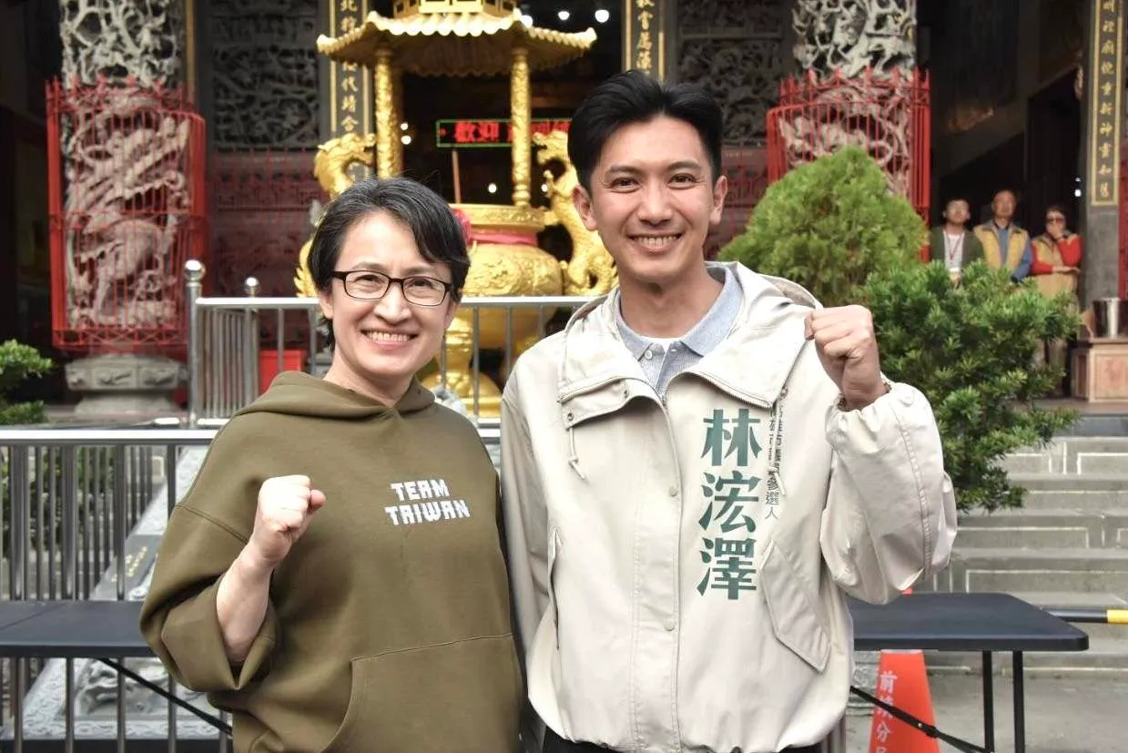 不少大咖都南下力挺林浤澤（右），也讓他成為另類媒體寵兒。翻攝自林浤澤臉書