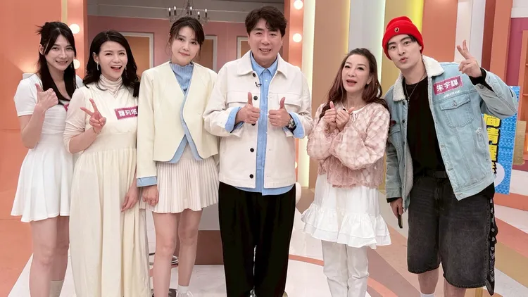 《姊妹亮起來》談愛情踩雷經驗。民視提供