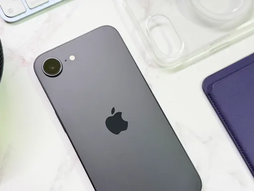  iPhone 17e實測｜入門不將就　MagSafe加入、容量升級