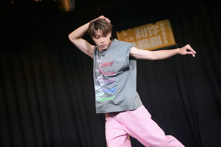 黃文廷為相聚會苦練舞蹈。索尼音樂提供