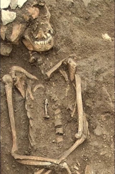 防亡靈騷擾活人? 千年屍骨胸口都放鐵釘