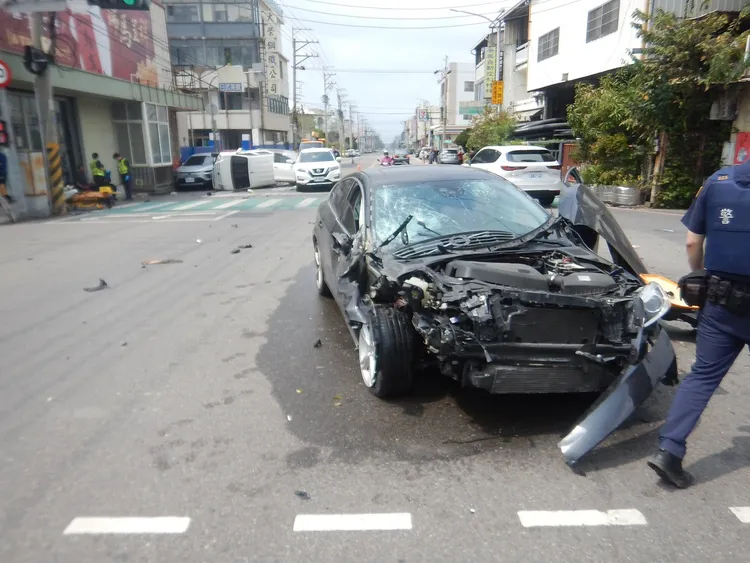 肇事自小客車。民眾提供