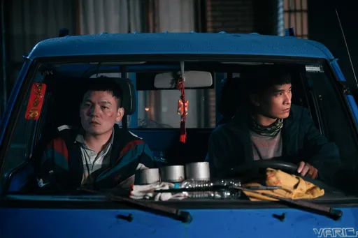 春風、黃奇斌爆衝突互毆　電子花車太難搞崩潰爆粗口