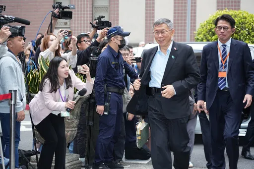 柯文哲現身北院！沈慶京「沒坐輪椅」自行走入法庭