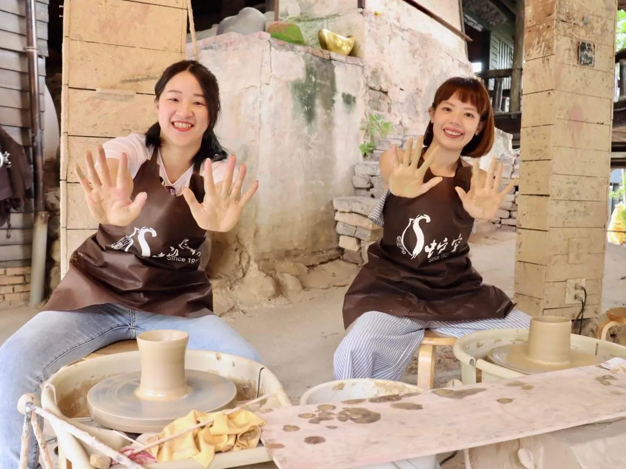 好山好水的徠旅水里店深受家庭客喜愛，平日雙人房3300元起，搭贈早餐及水里蛇窯門票2張。業者提供