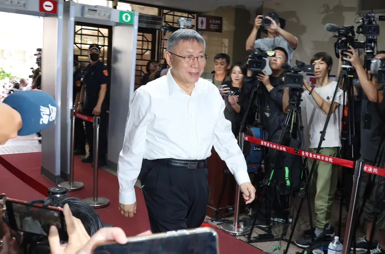 柯文哲住處遭查扣一個USB行動硬碟，裡面一檔案紀載「小沈1500」。莊宗達攝