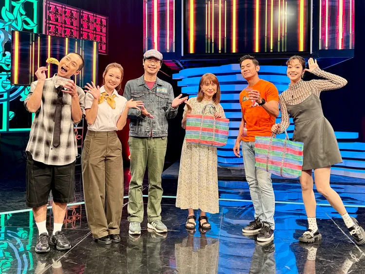 浩子(左起)、林莎、麥斯阿哥、番紅花、亮哲、大霈，導覽南門市場與北投市場。公視台語台提供