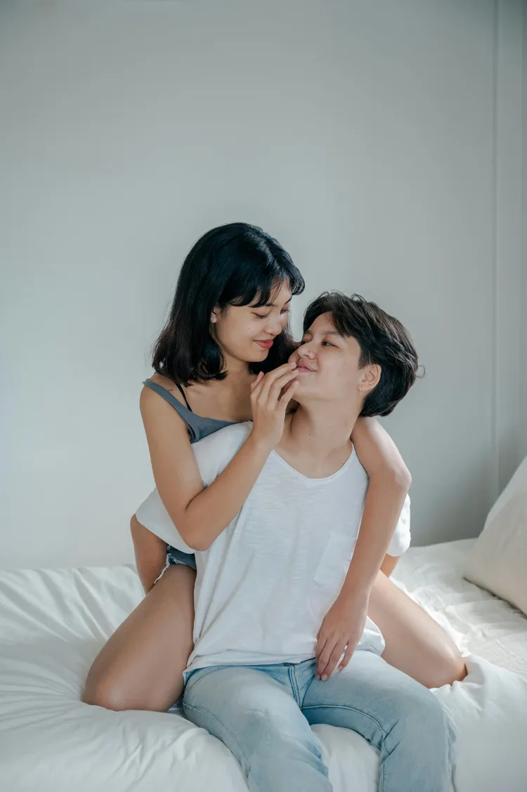 性愛是男女感情之間的潤滑劑，但是過猶不及，都可能會有反效果！示意圖，翻攝Pexels