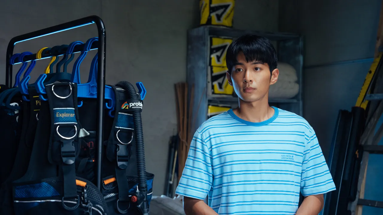 鍾岳軒飾演何向永，暗藏身分錯置與記憶消退的關鍵伏筆。有意思國際傳媒、犢影制作提供