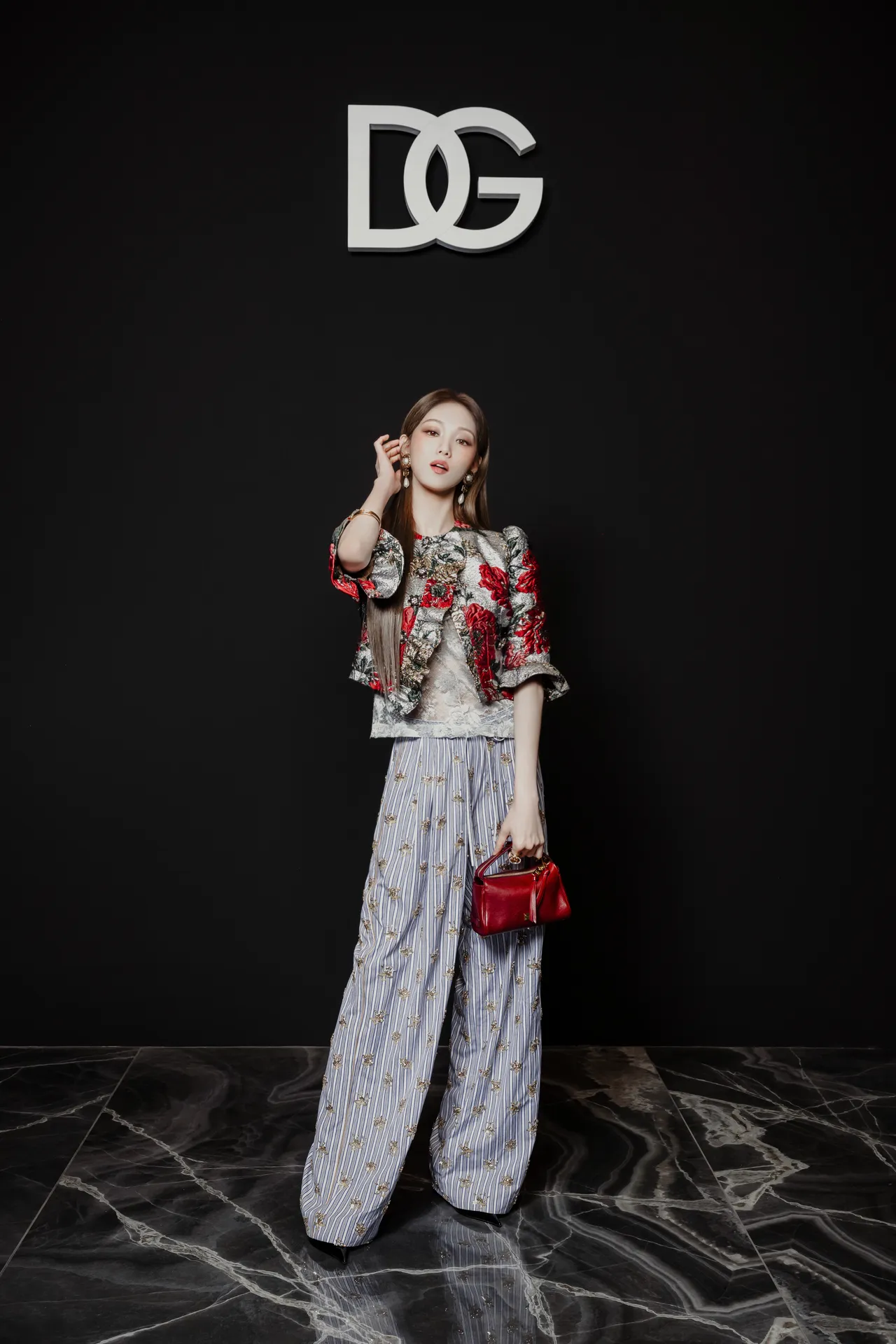 韓國女神李聖經現身Dolce&Gabbana秋冬大秀。品牌提供