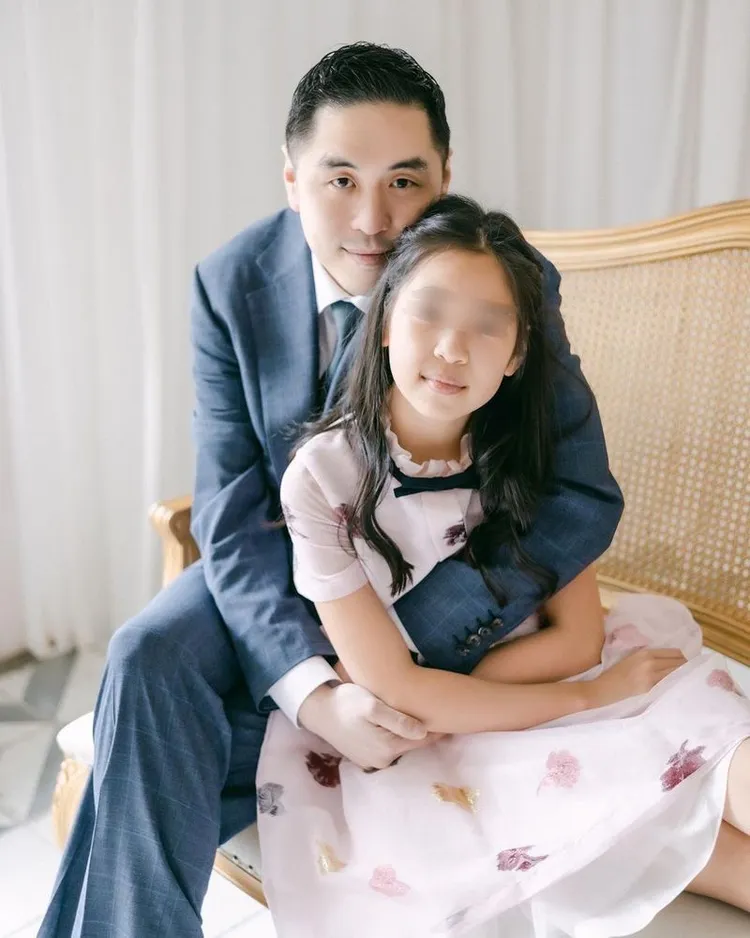 Elizabeth（右）和爸爸王泉仁相處融洽。翻攝IG