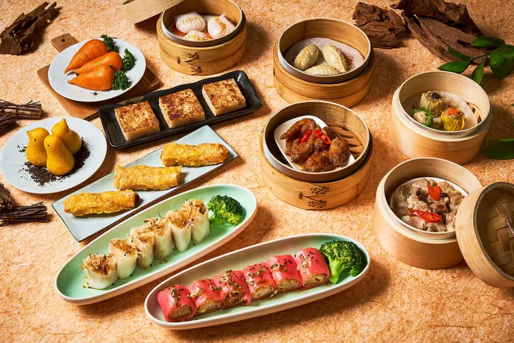 入選《2025臺灣米其林指南》的青雅中餐廳「平日點心禮遇」加價50元再享1份港點。台北新板希爾頓酒店提供