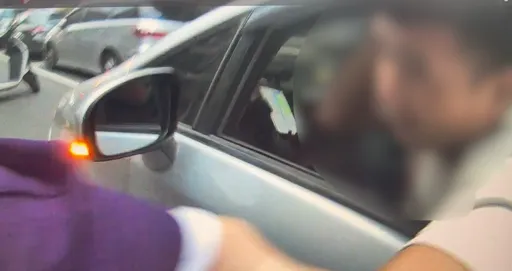 失聯移工違停路邊　見警猛踩油門闖紅燈...遭圍捕落網