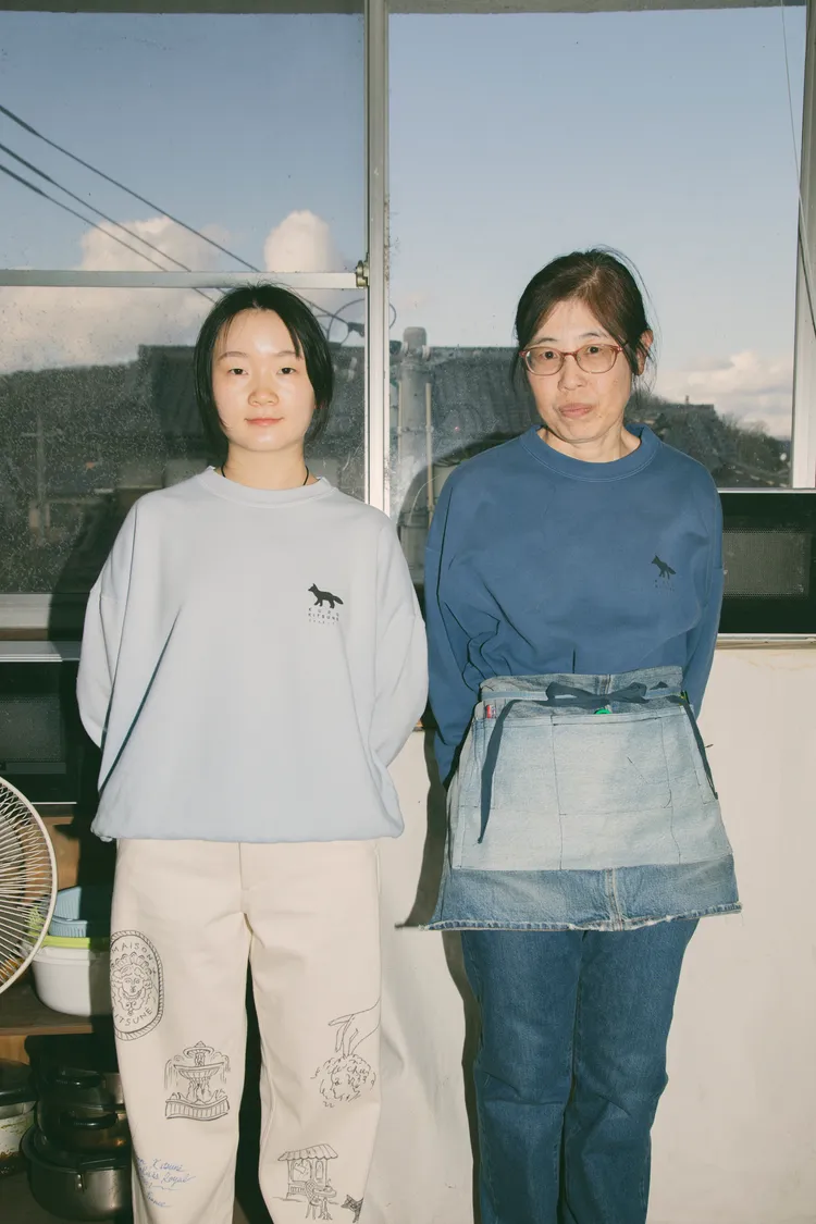 聯名形象照邀請KURO幕後的工藝職人親自穿著系列單品出鏡。品牌提供