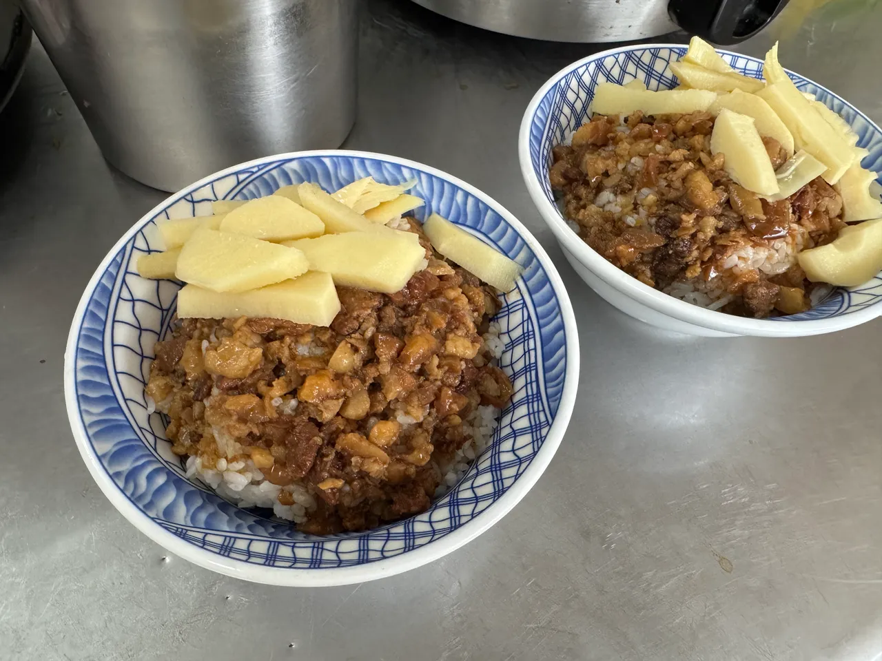 北部滷肉飯vs.南部肉燥飯　誰最肥？「它」恐害隔天體重直升 