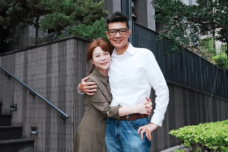 民眾黨基隆市安樂區議員參選人李文耀、資深媒體人錢怡君。彭欣偉攝