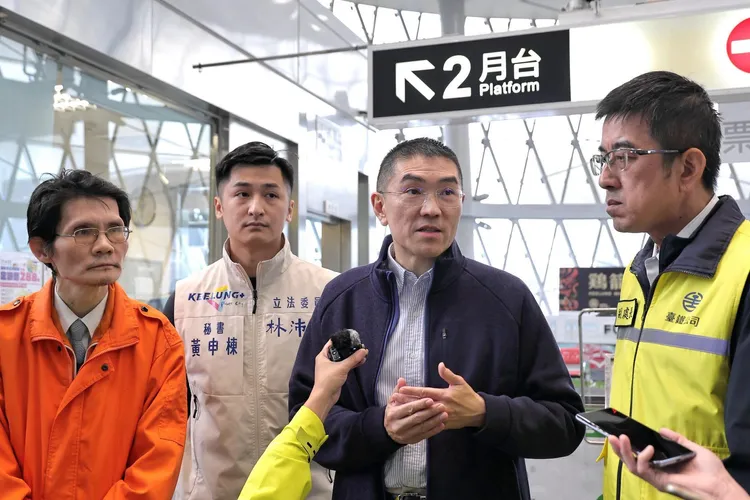 黃申棟擬邀基隆市長謝國樑站台。翻攝自黃申棟臉書