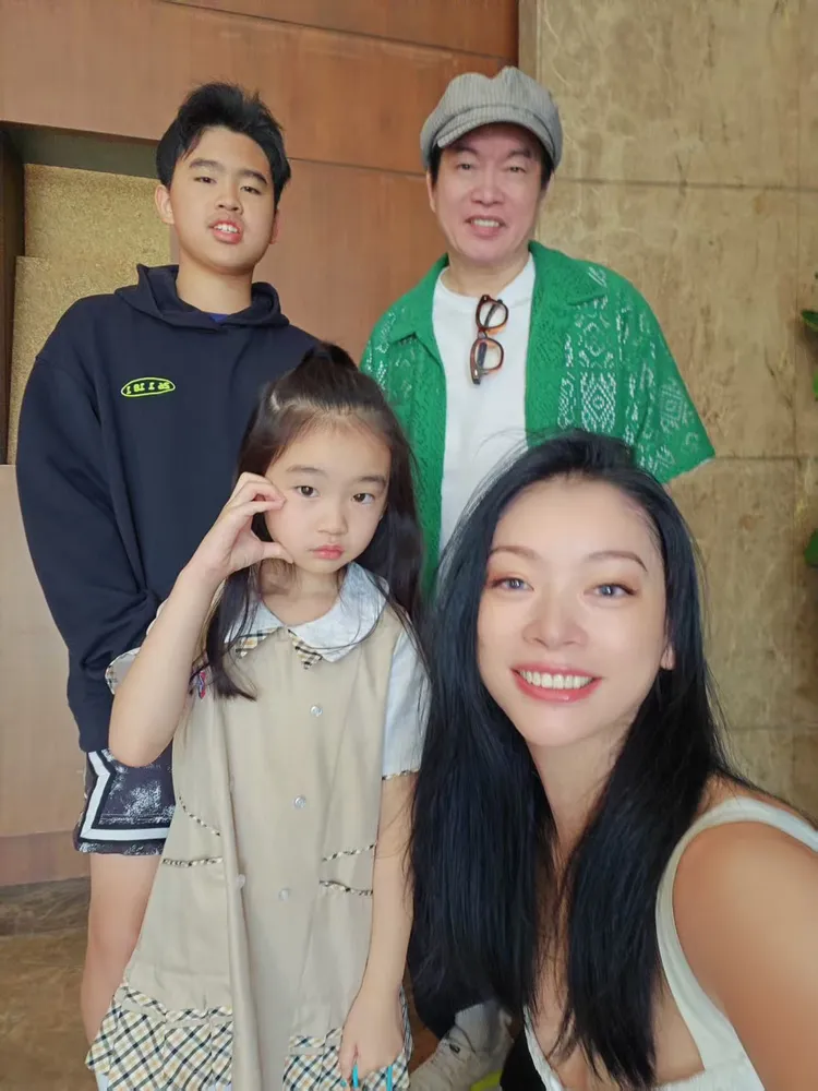 康康獨自扛起一家四口的家計。本人提供