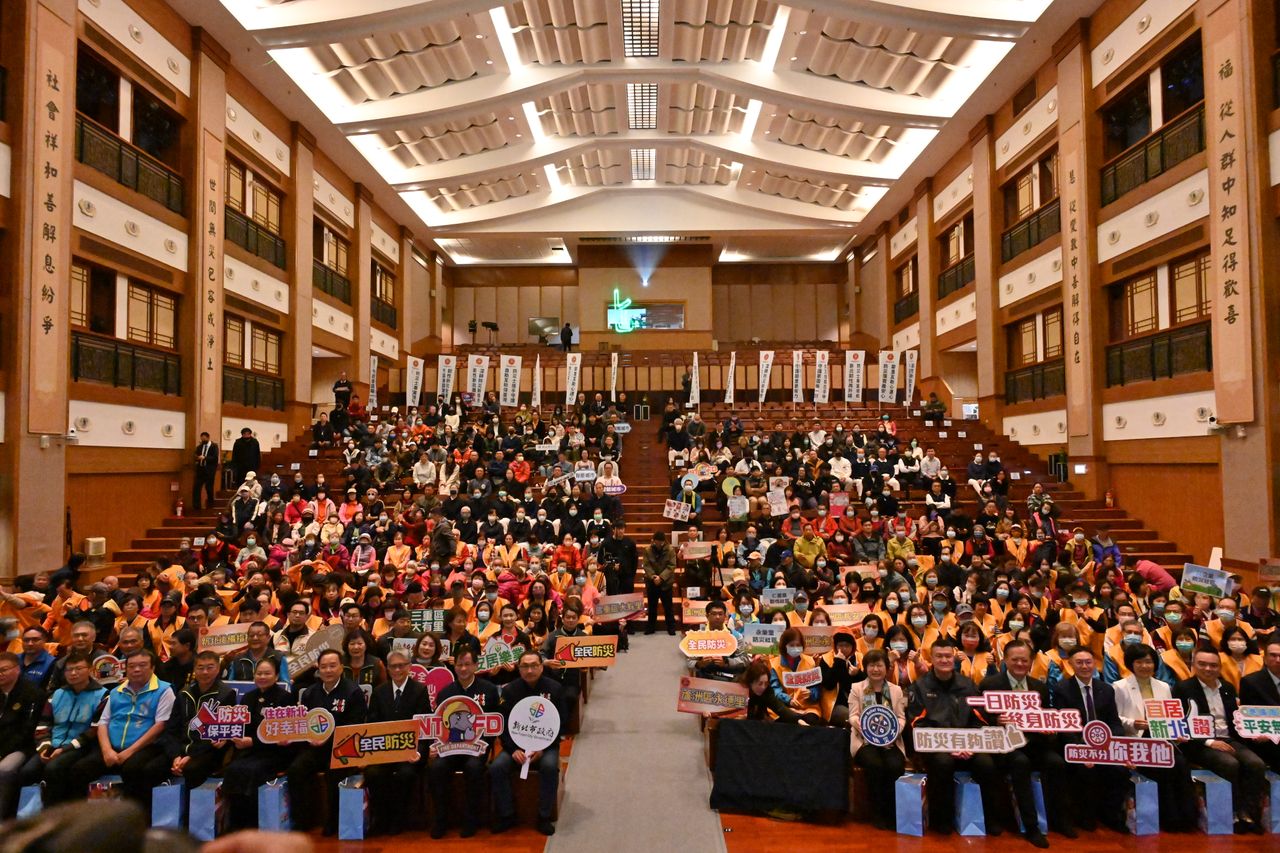 新北防災士突破2萬人創里程碑 劉世芳讚典範「朝全台20萬名防災士目標邁進」